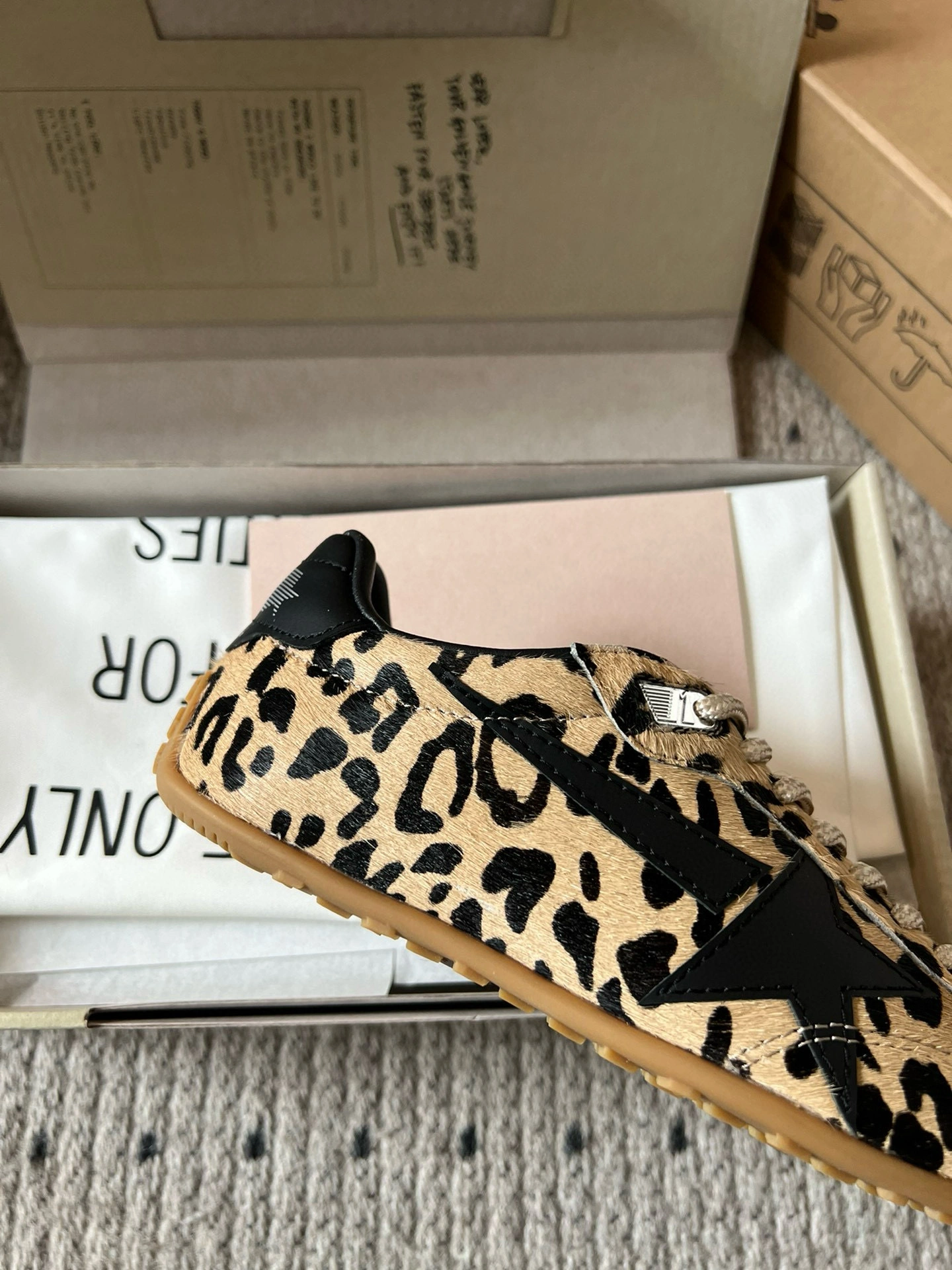 OOBB-- 6642 GMF00923.F007409.55671  GWF00923.F007409.55671 nylon cowhide item:E-X018I2302